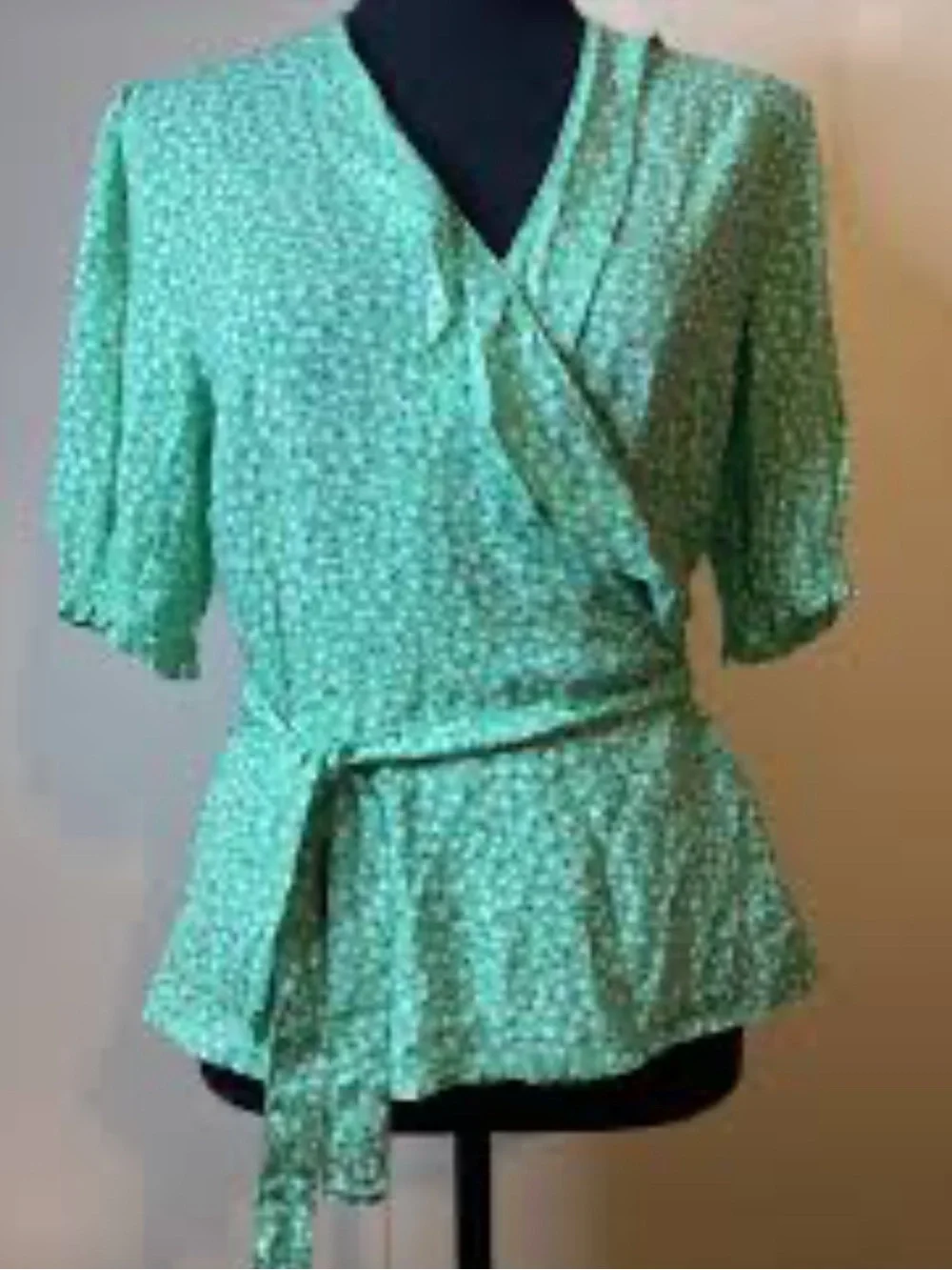 Old Navy Green Floral Micro Wrap Blouse with Belted Tie Waist V Plunge Large EUC